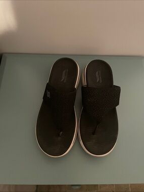 Skechers Black Flip Flop Sandals with White Trim